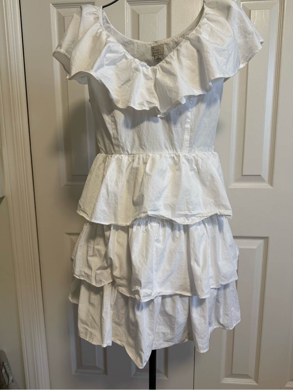 a new day White Ruffle v- neck Tiered Summer Dress . S